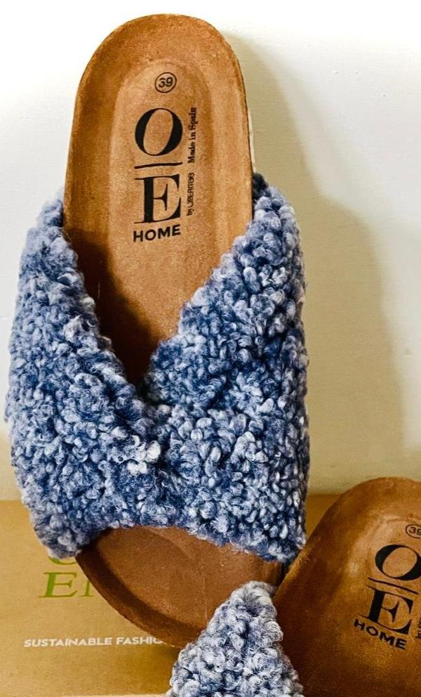 Chaussures de bien-être écologiques et moelleuses fabriquées à partir de matériaux recyclés