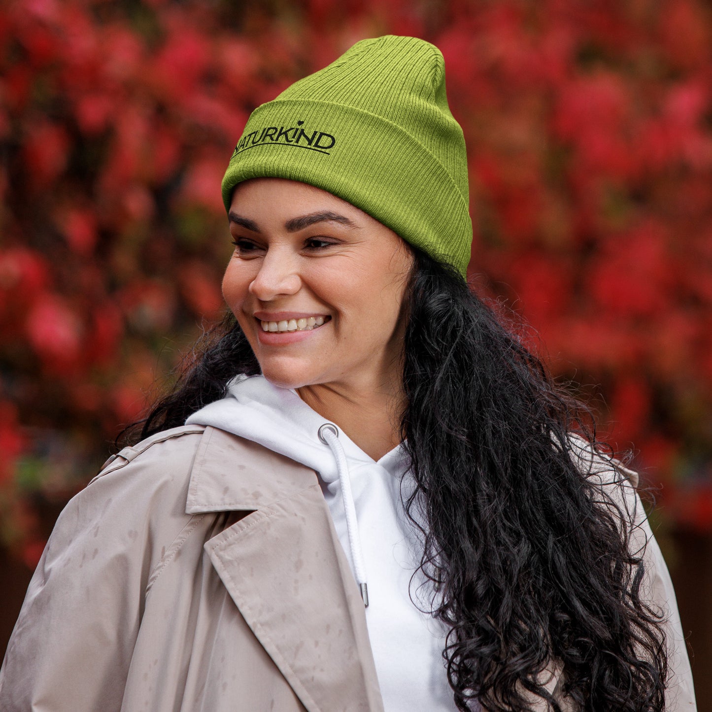 Bonnet/chapeau bio NATURKIND avec broderie noire